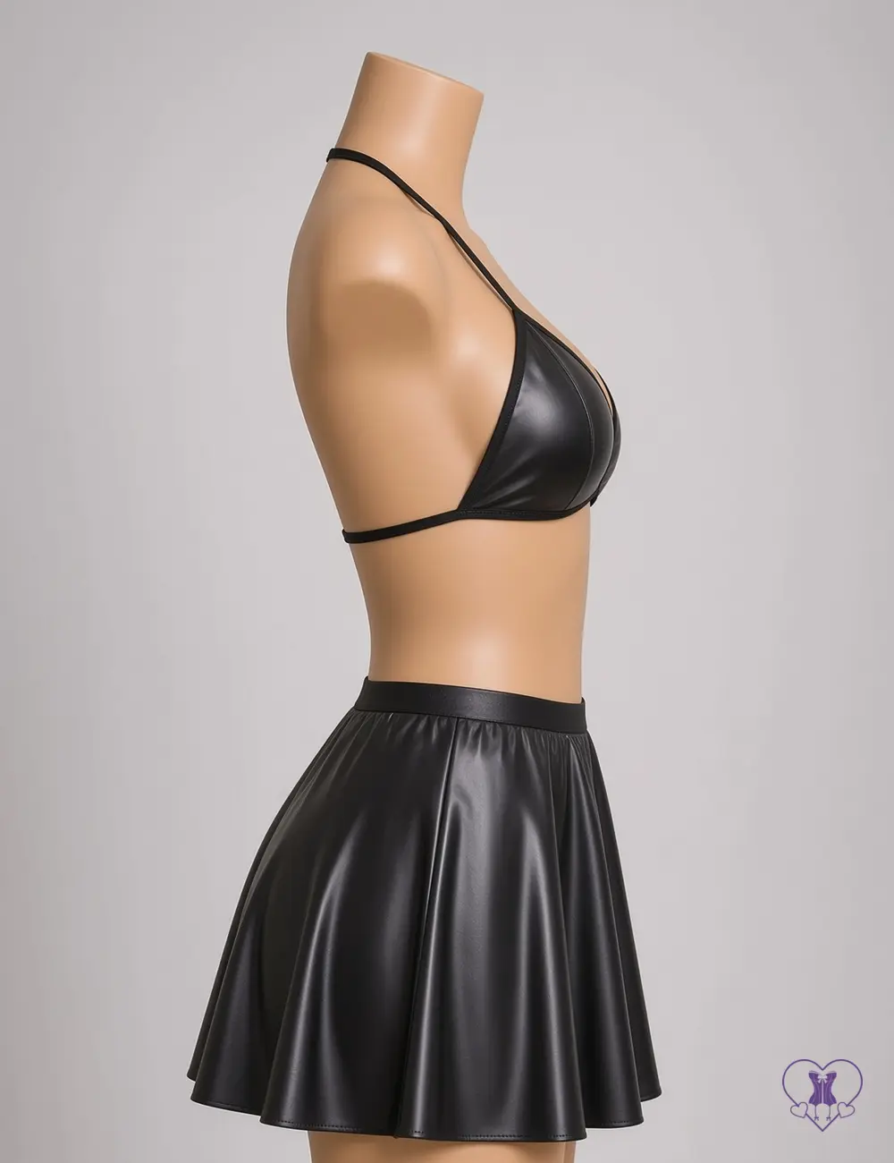 FLFCSDWG92106 (4) Faux leather bra and skirt set - close-up detail